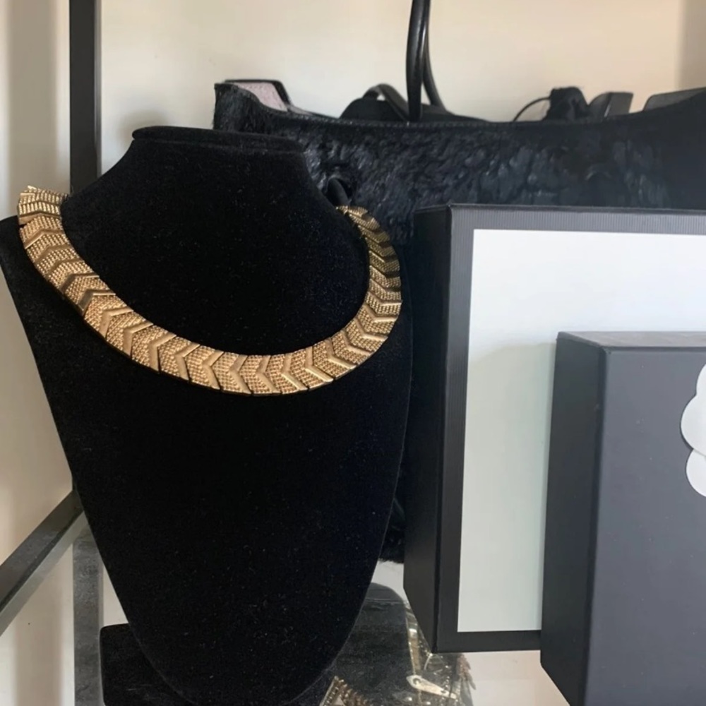 House of Harlow chevron necklace